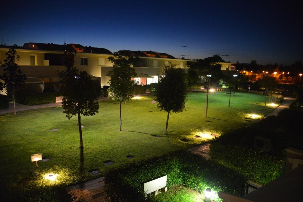ビビオーネBosco Dell'Impero Nettunoアパートメント エクステリア 写真